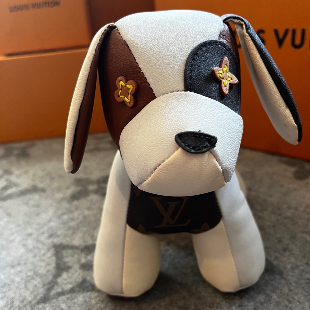 Louis Vuitton leather 🐶 🔥